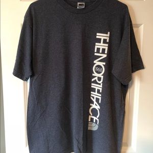 Men’s north face t shirt